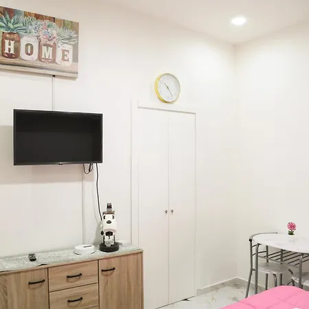 La Kikka House Near Cavour Station Apartamento